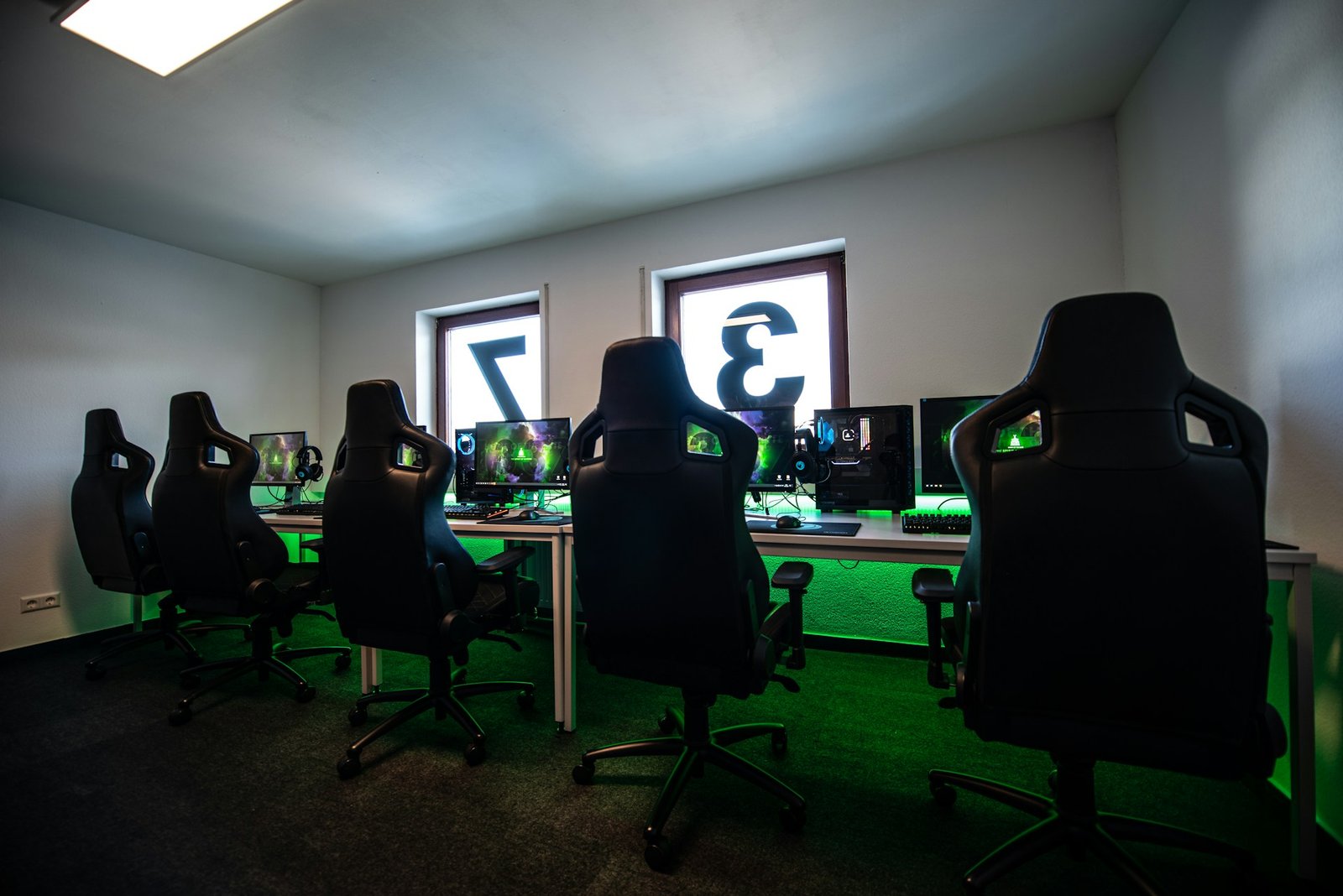 Exploring the World of Gaming Desks